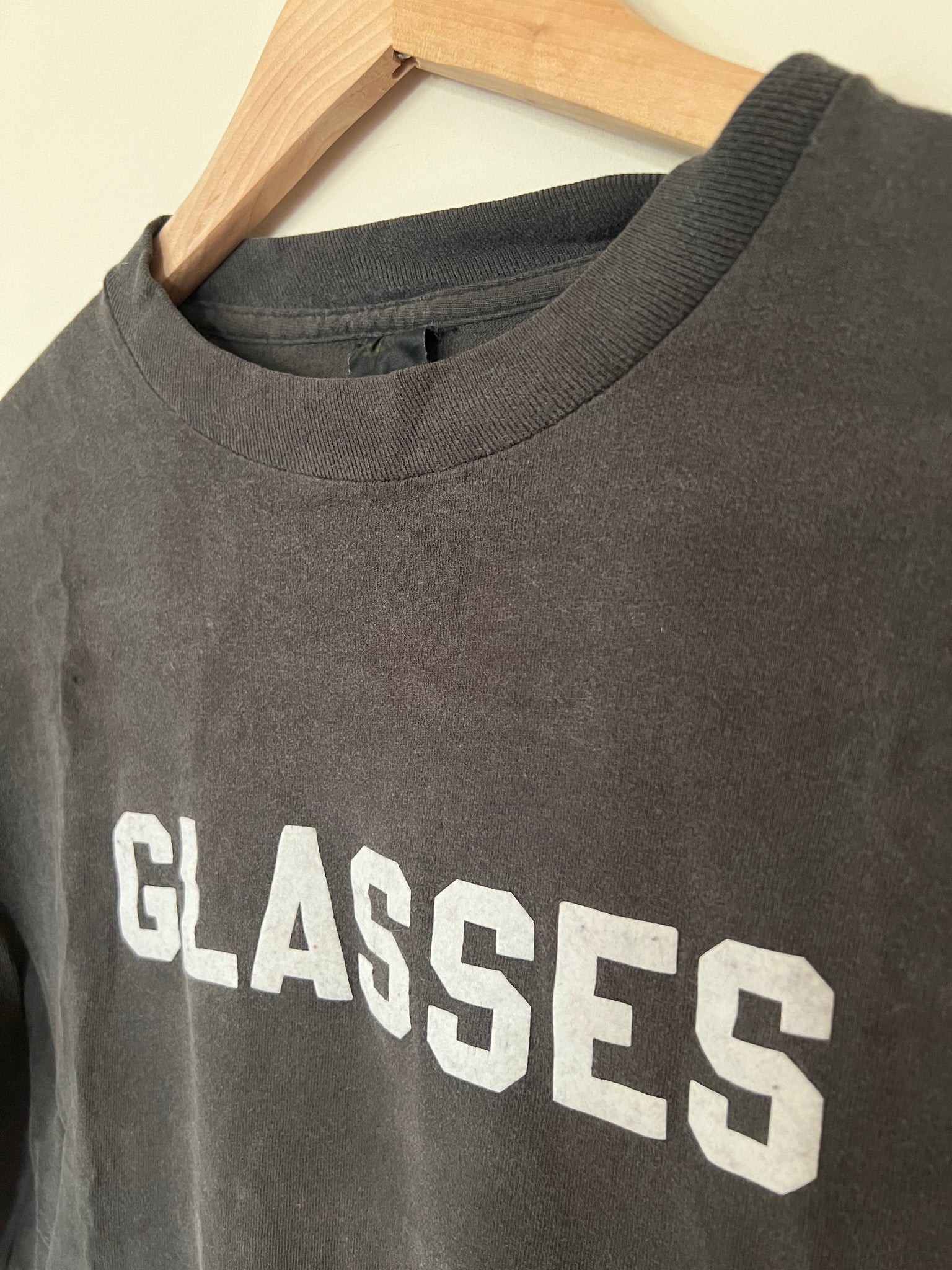 WASHED BLACK "GLASSES" VINTAGETEE