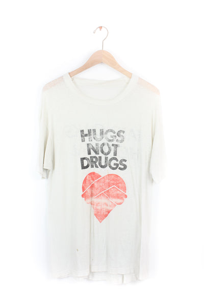 HUGS NOT DRUGS <3